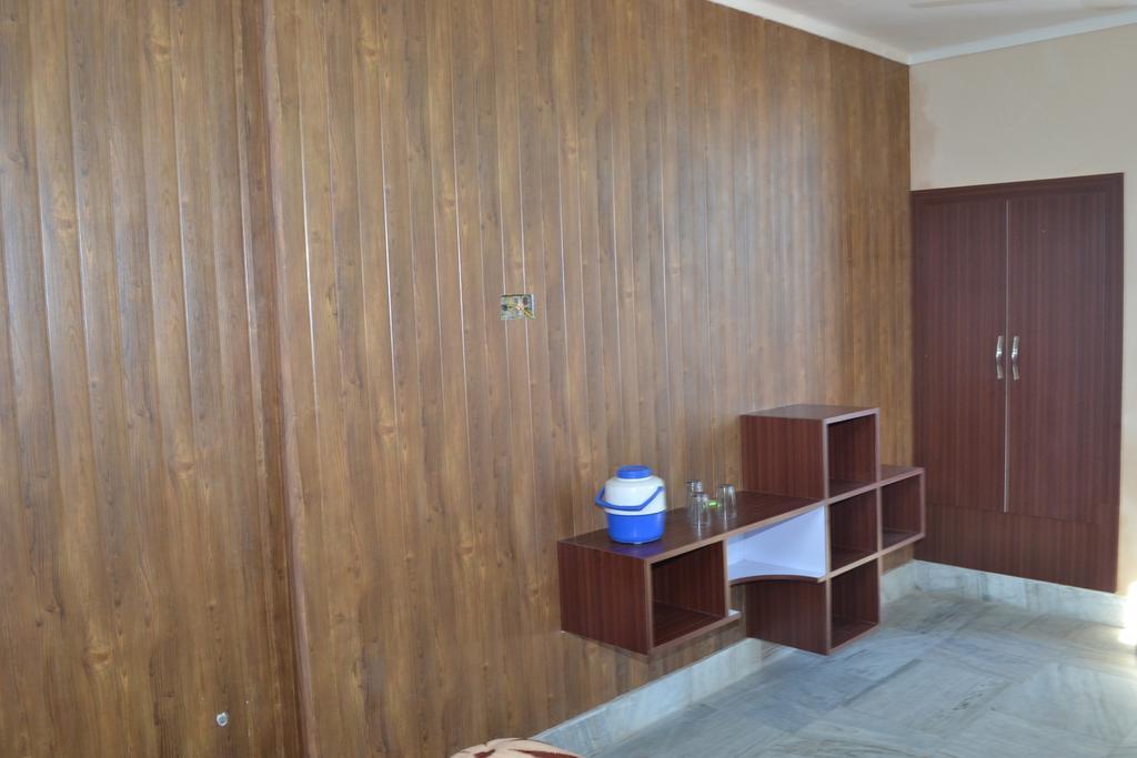 הרידוואר Brij Lodge חדר תמונה